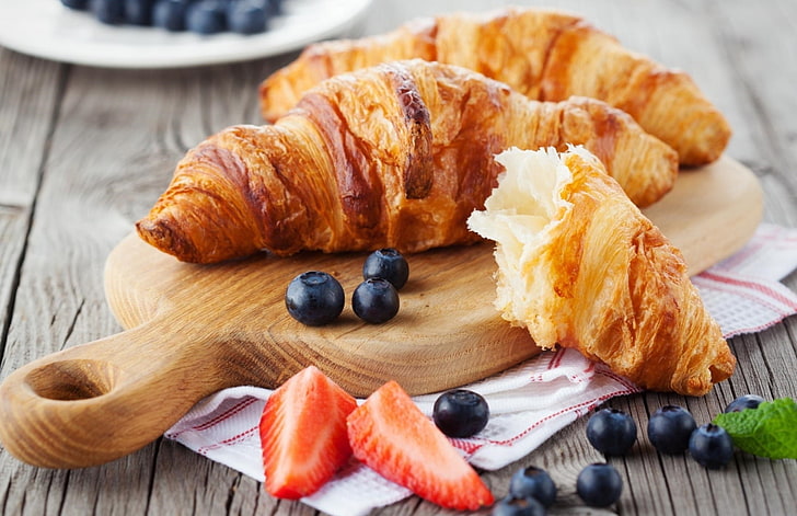 Croissant with fruits